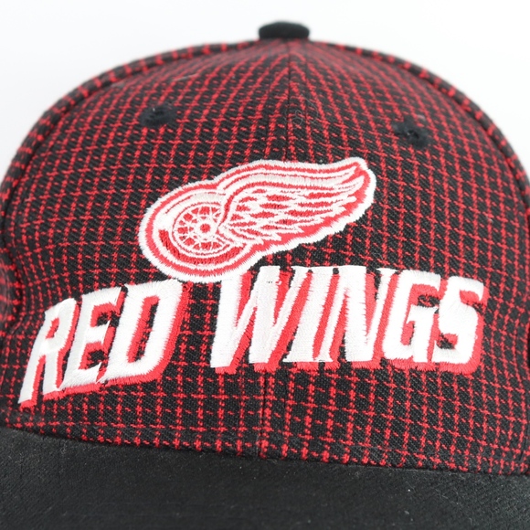 90s Logo Athletic Detroit Red Wings Strapback Hat - Picture 2 of 8
